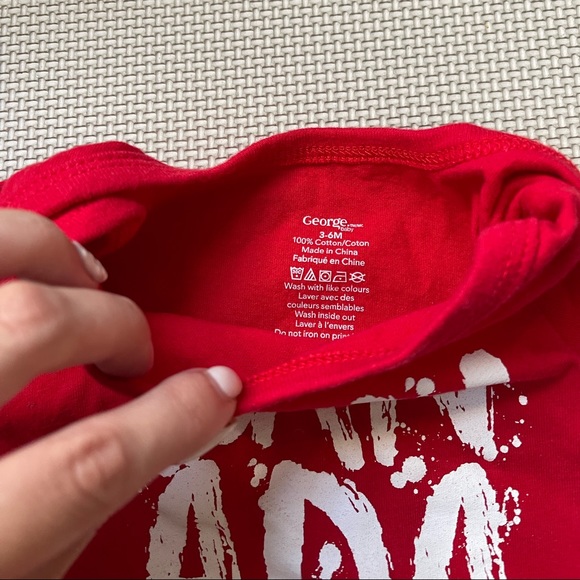 Canada onesie - Picture 2 of 2